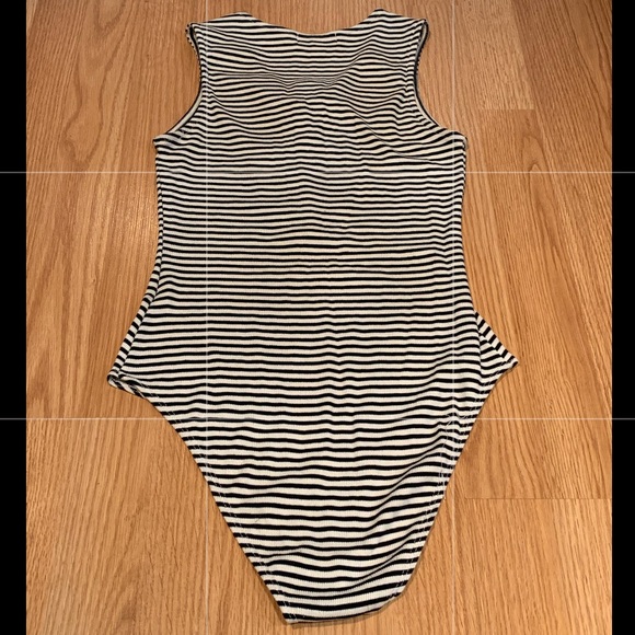 Bodysuit 🤍🖤 - Picture 3 of 3